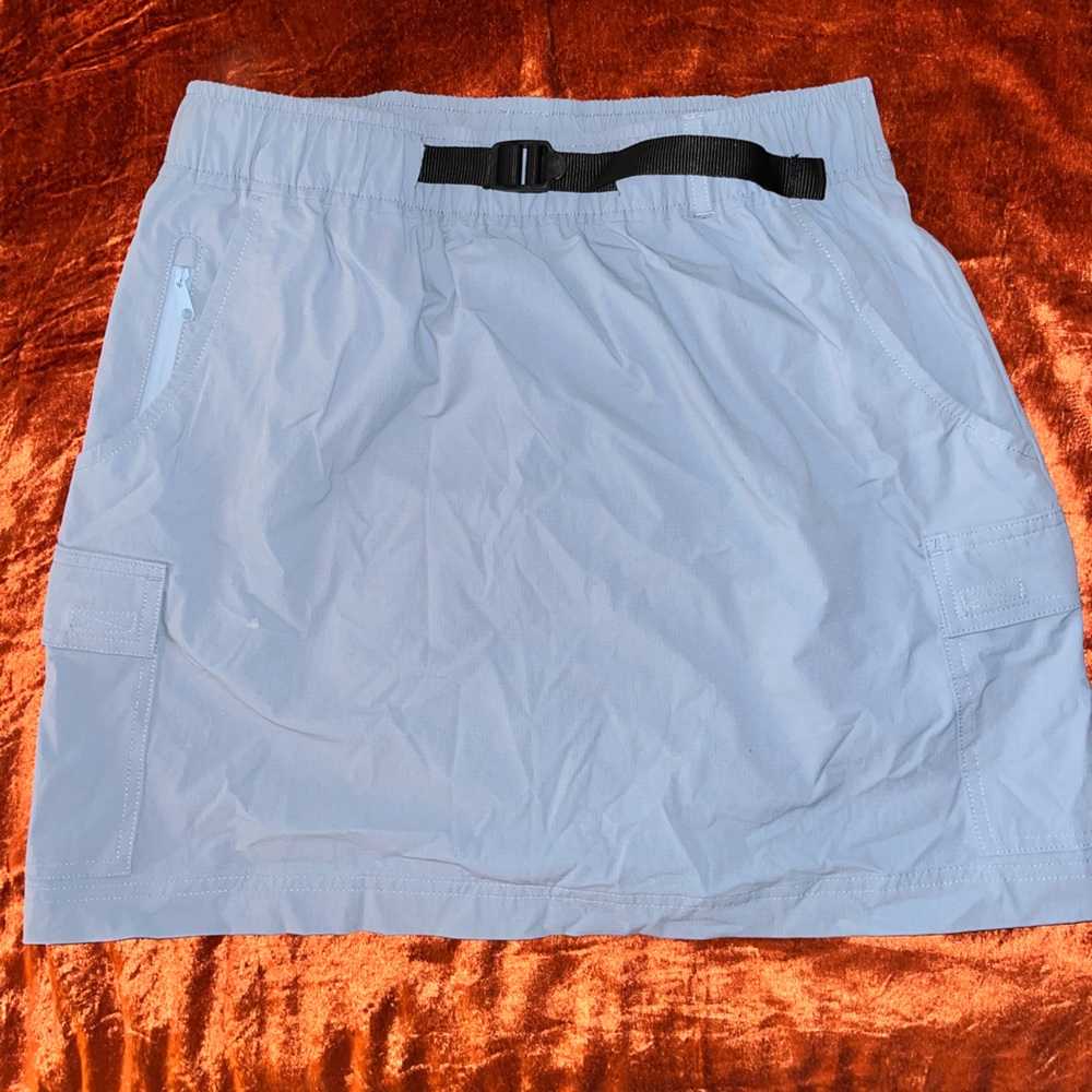 Women’s athletic skirt with belt
